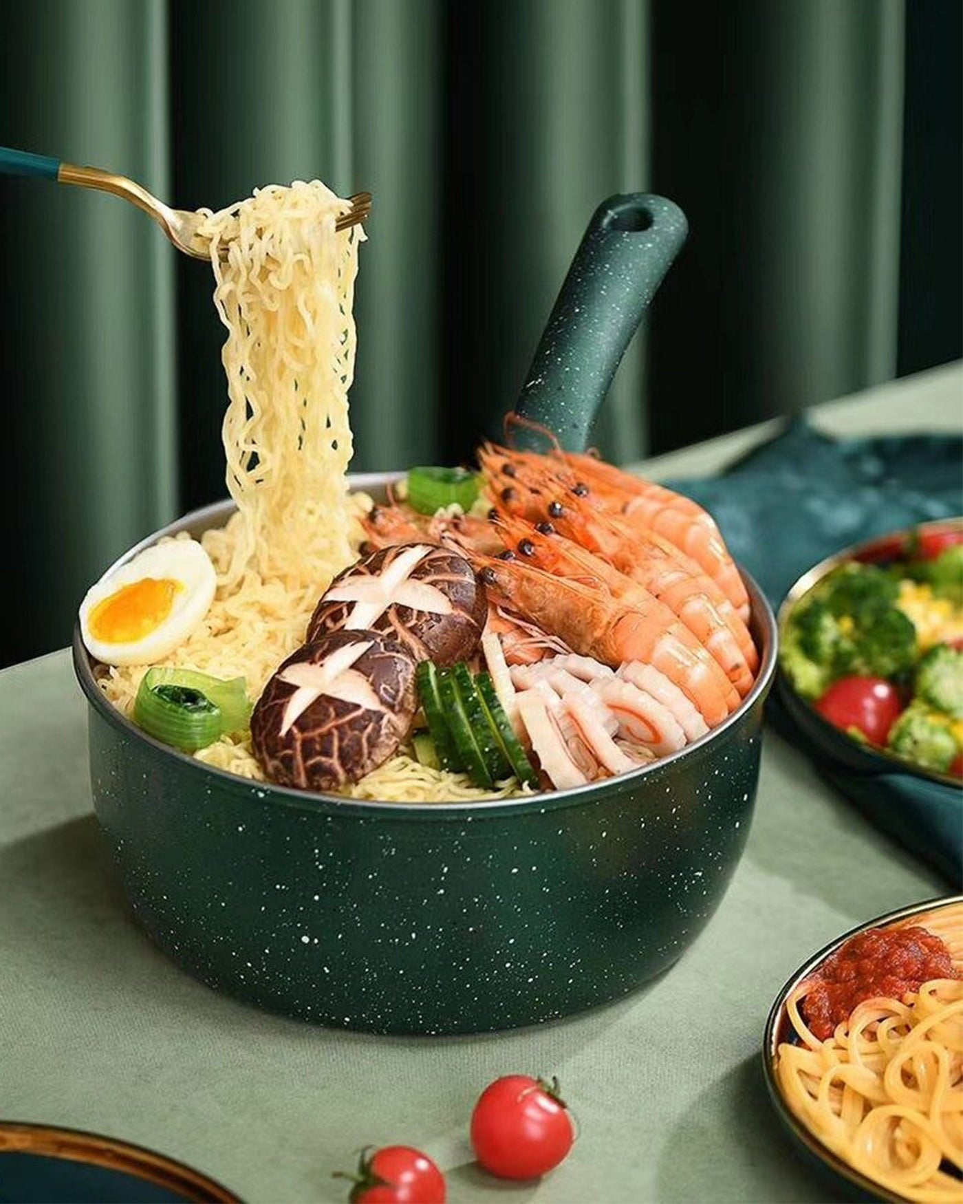 Pure nonstick noodle cooking pan with lid and stock strainer